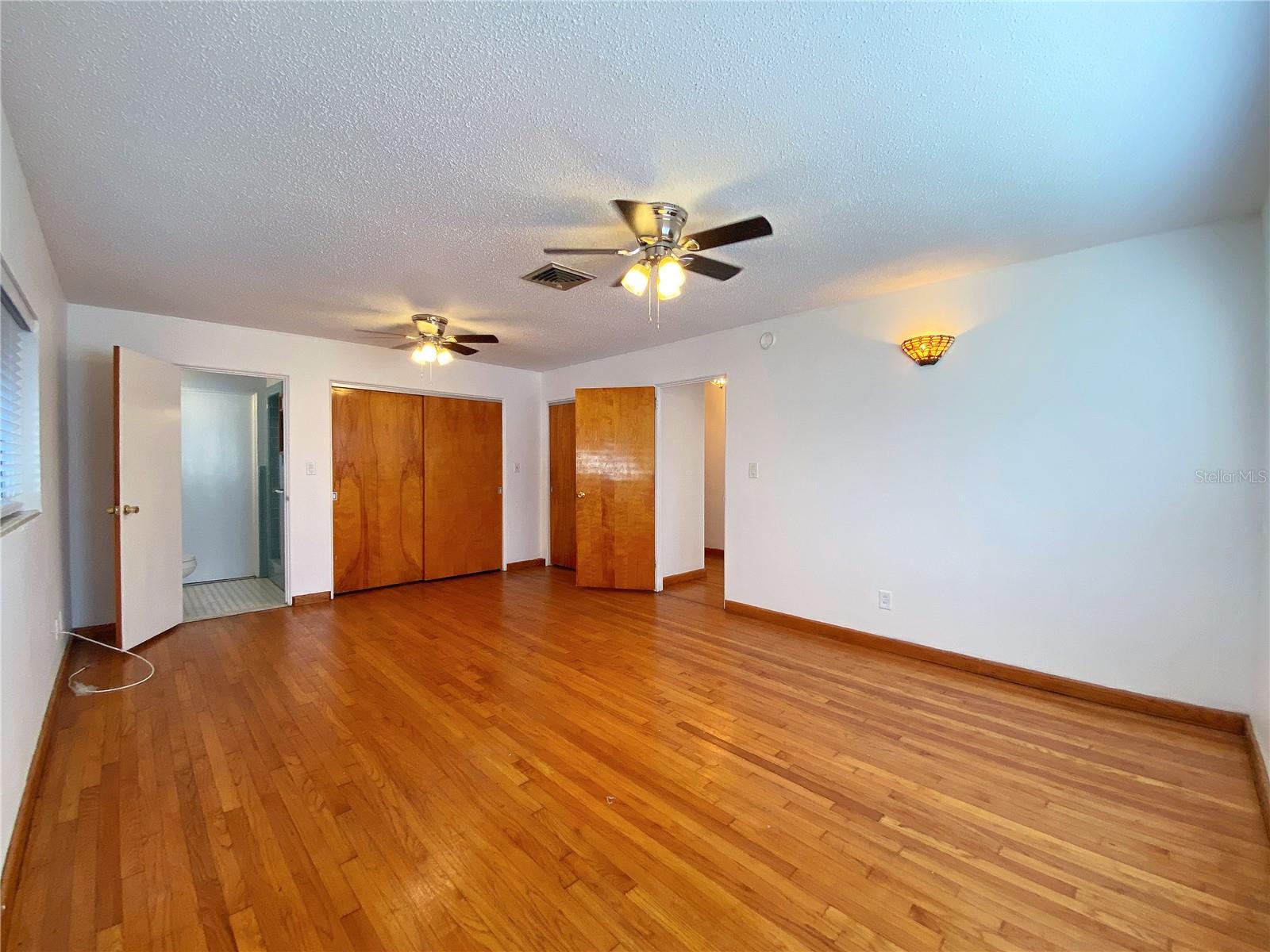 RIDGE MANOR 02 UN - Residential Lease