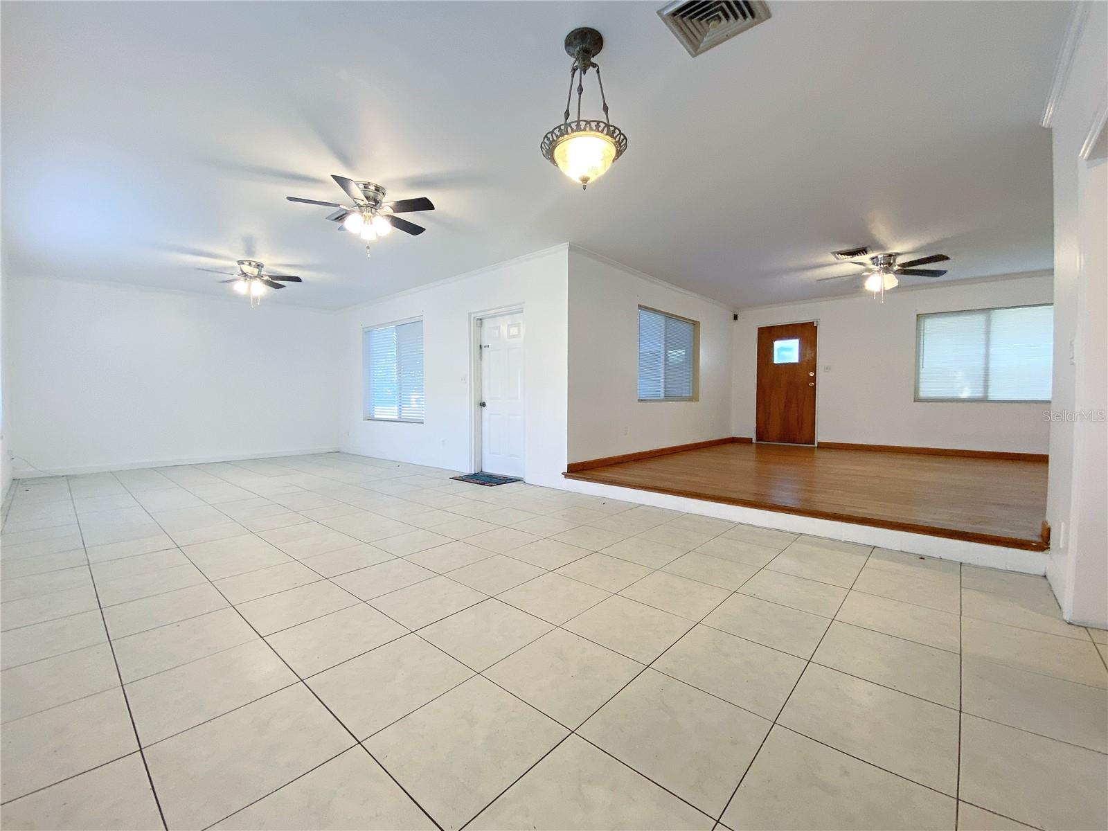 RIDGE MANOR 02 UN - Residential Lease