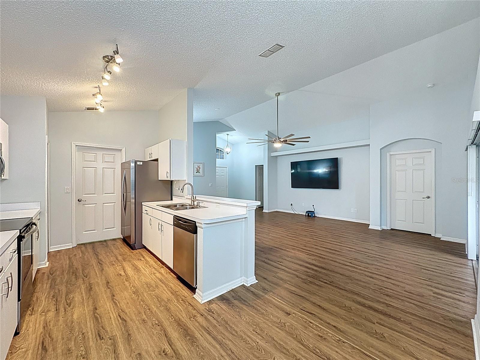 KINGS RIDGE - Residential