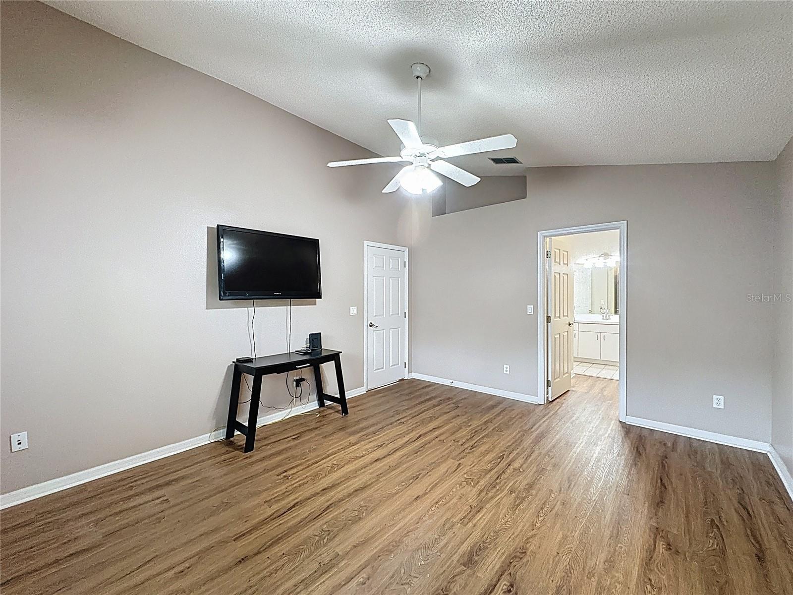 KINGS RIDGE - Residential