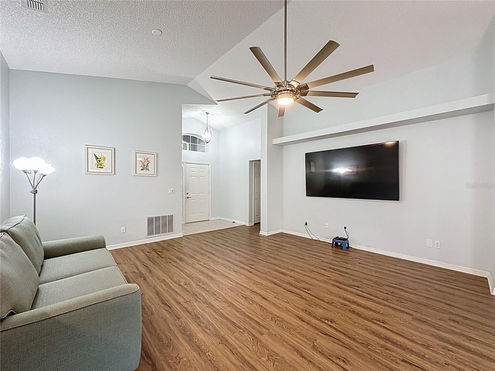 KINGS RIDGE - Residential