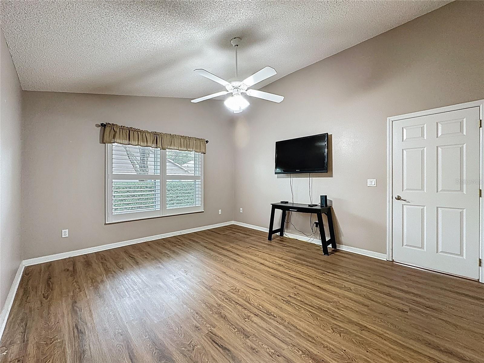 KINGS RIDGE - Residential