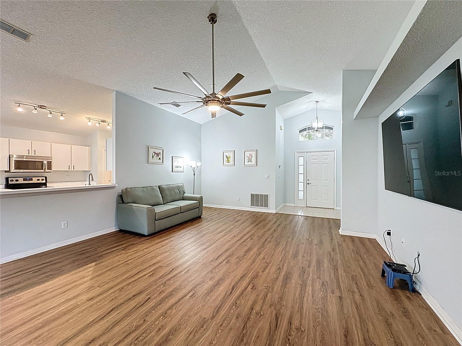 KINGS RIDGE - Residential