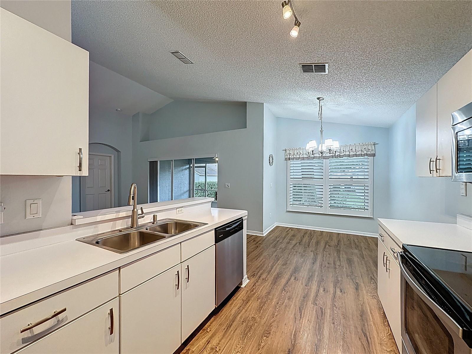 KINGS RIDGE - Residential