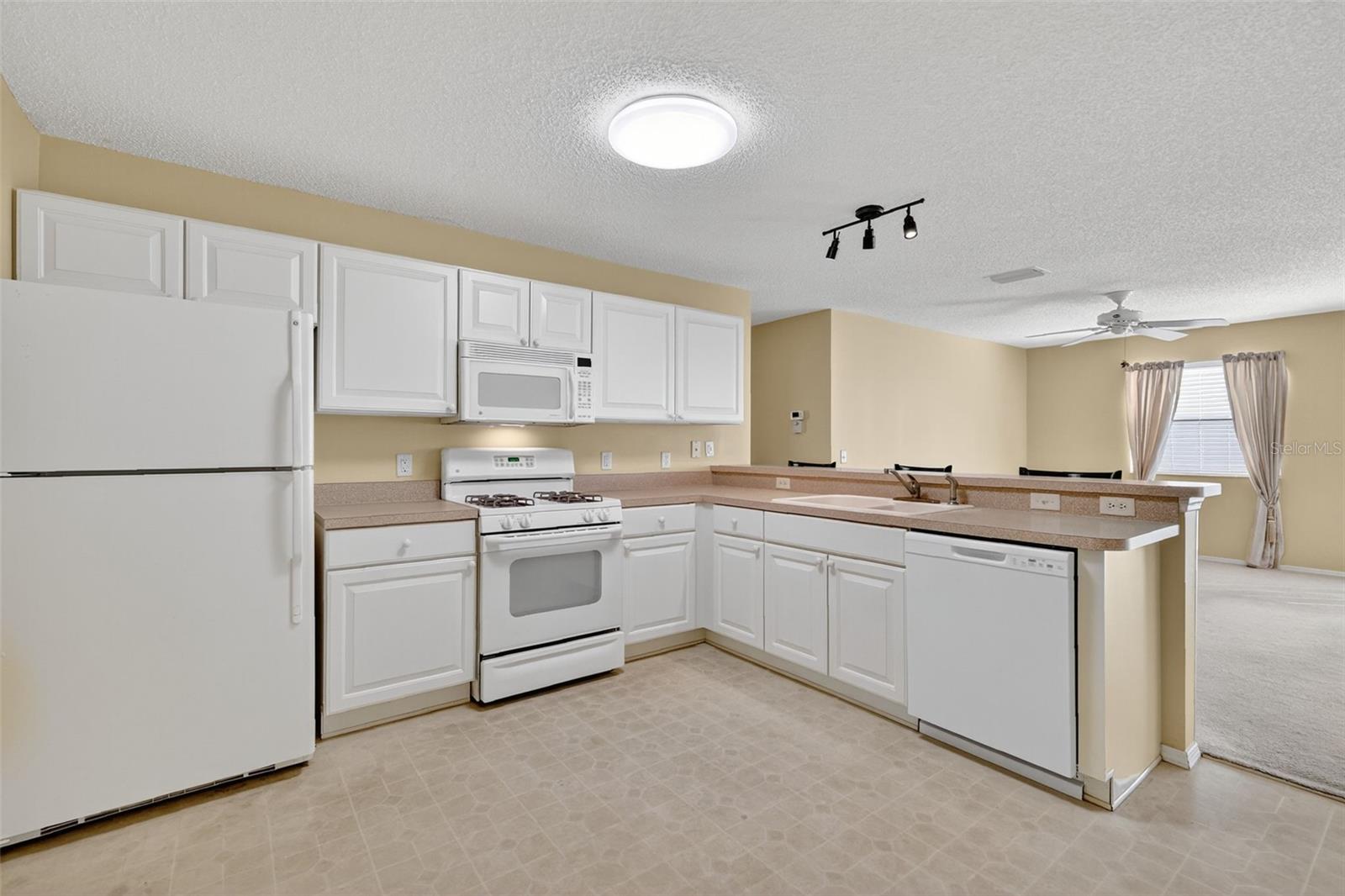 2475 LAUREL BAY LANE