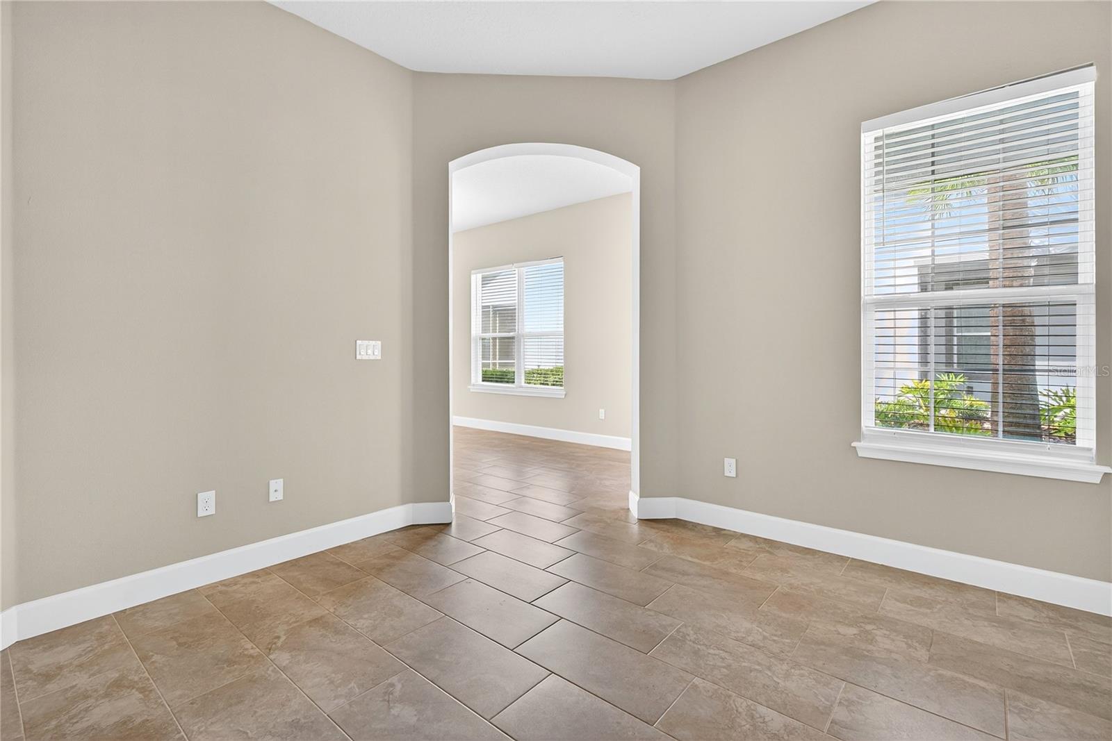 32 LONGRIDGE LANE