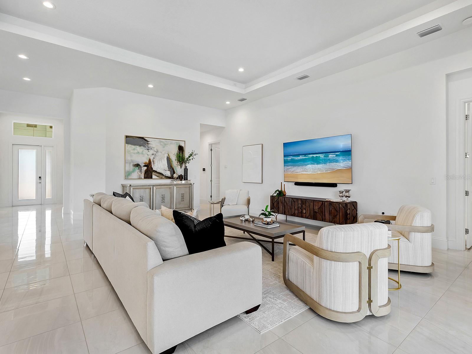 LAKE CLUB - Residential
