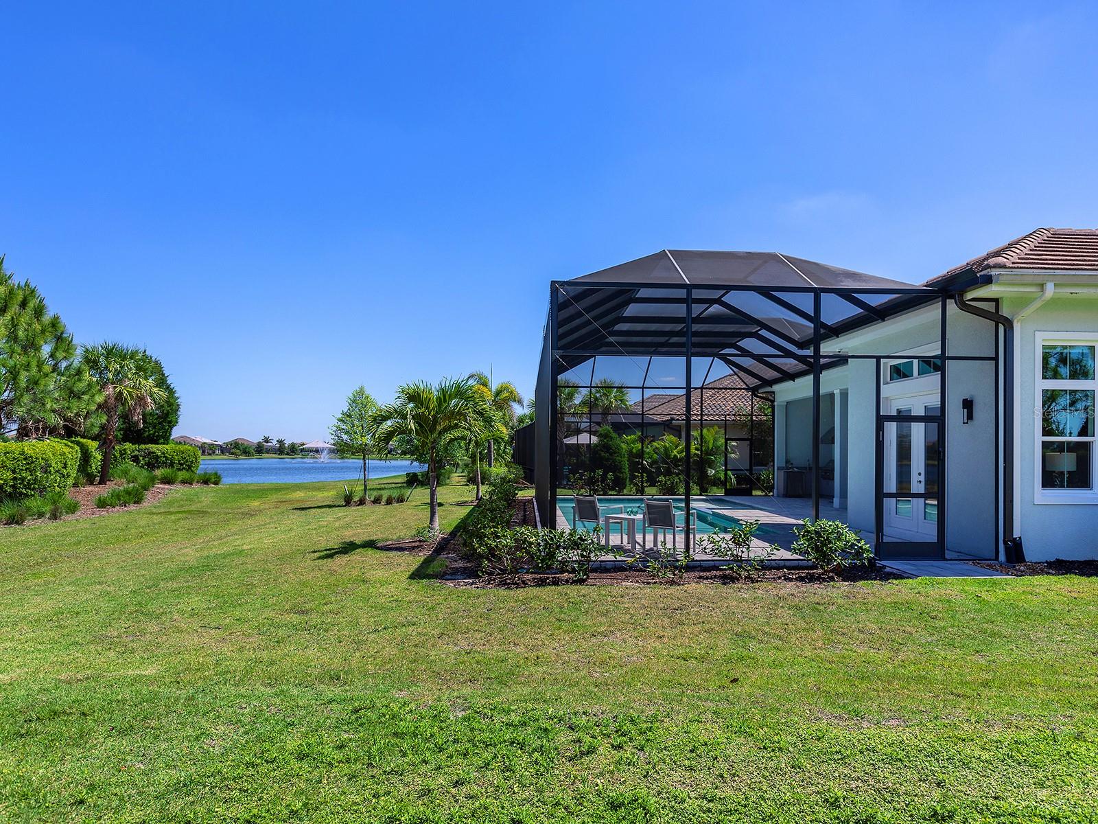 LAKE CLUB - Residential