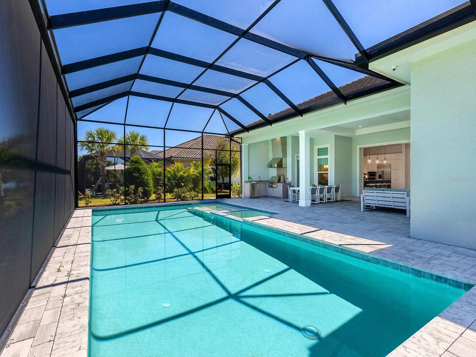 LAKE CLUB - Residential