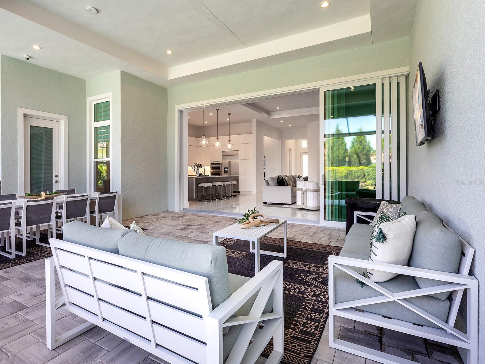 LAKE CLUB - Residential