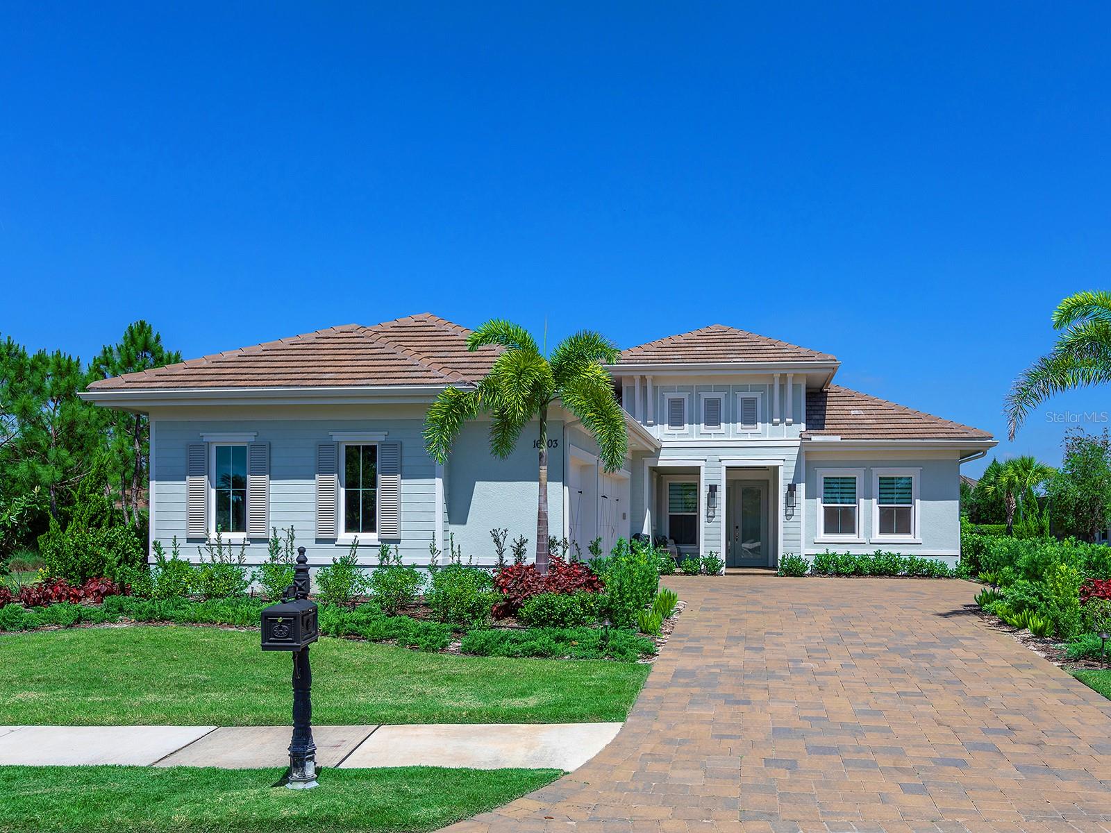 LAKE CLUB - Residential