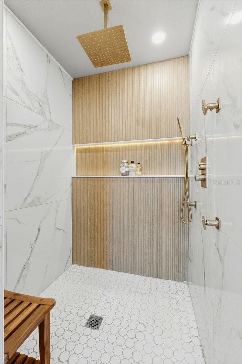 CLUBHOUSE ROAD - Residential