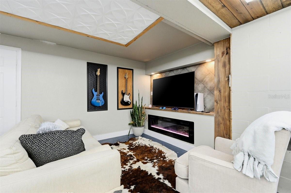 CLUBHOUSE ROAD - Residential