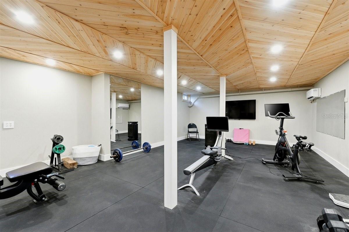 CLUBHOUSE ROAD - Residential