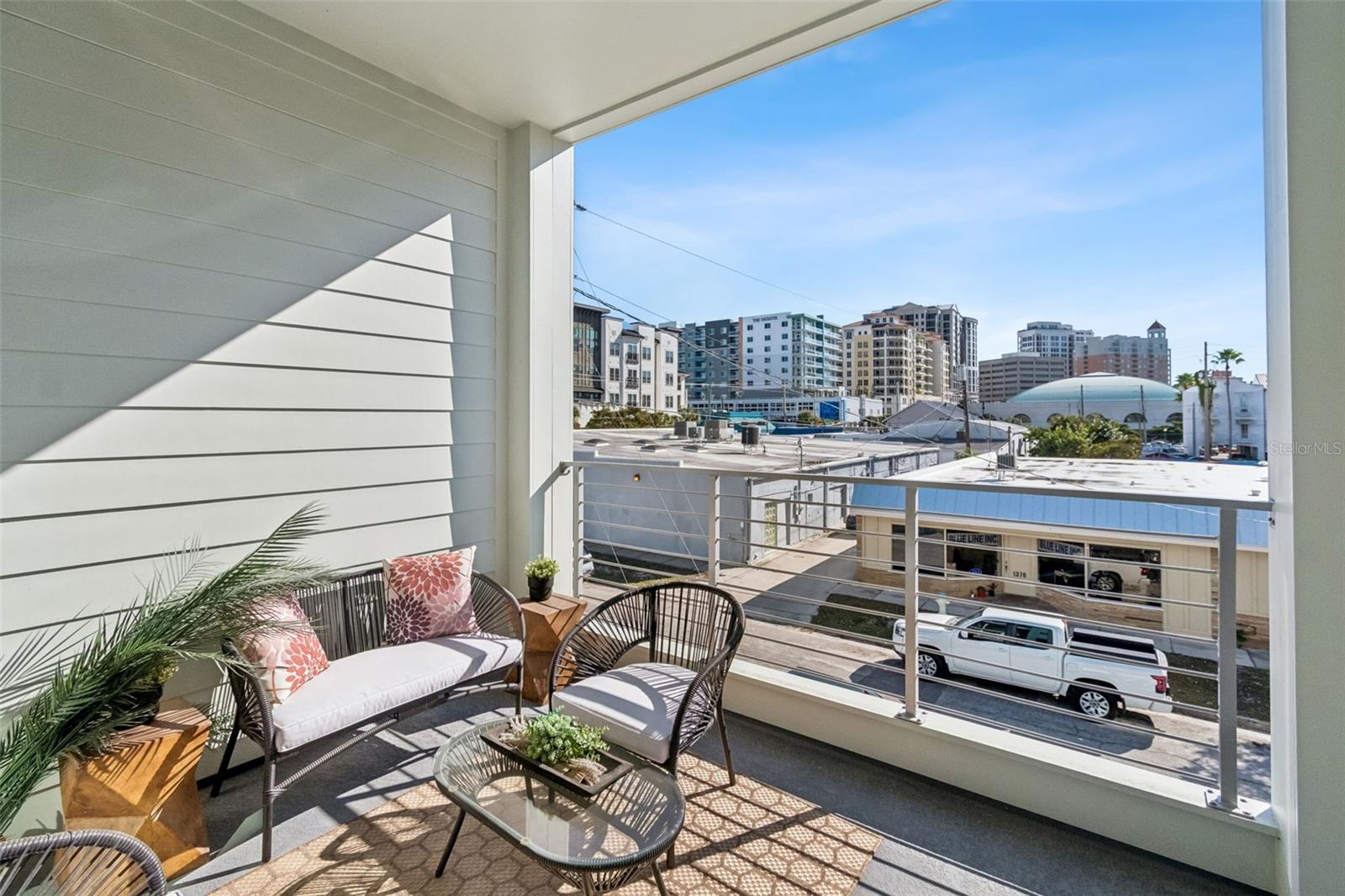 VISTA URBANA - Residential