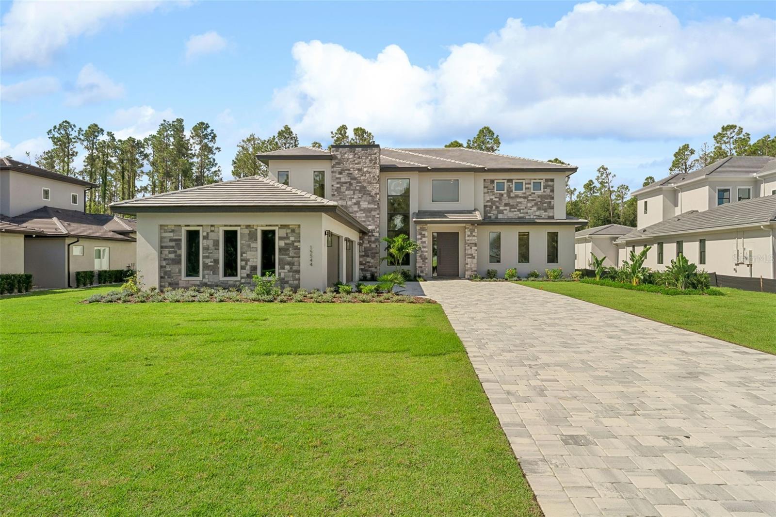 15544 PENDIO DRIVE