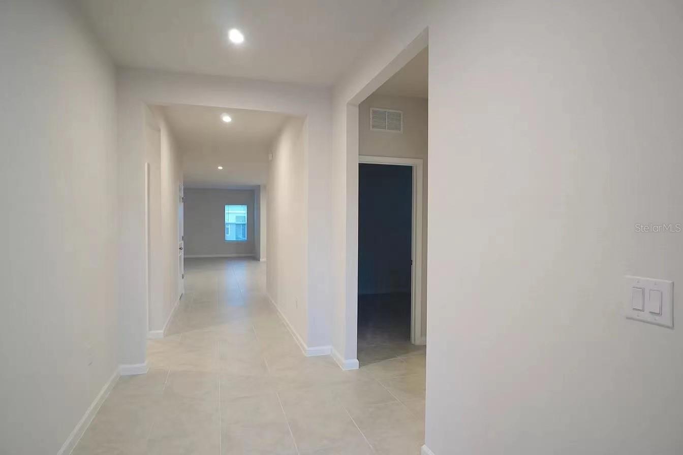 SIENA RESERVE PH 2C PB 30 PGS 160-163 LOT 240 - Residential Lease