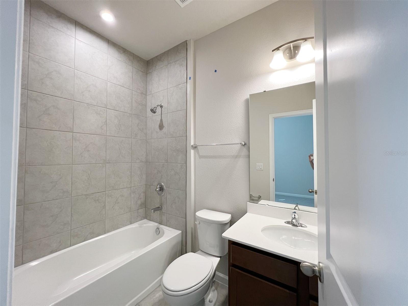 SIENA RESERVE PH 2C PB 30 PGS 160-163 LOT 240 - Residential Lease