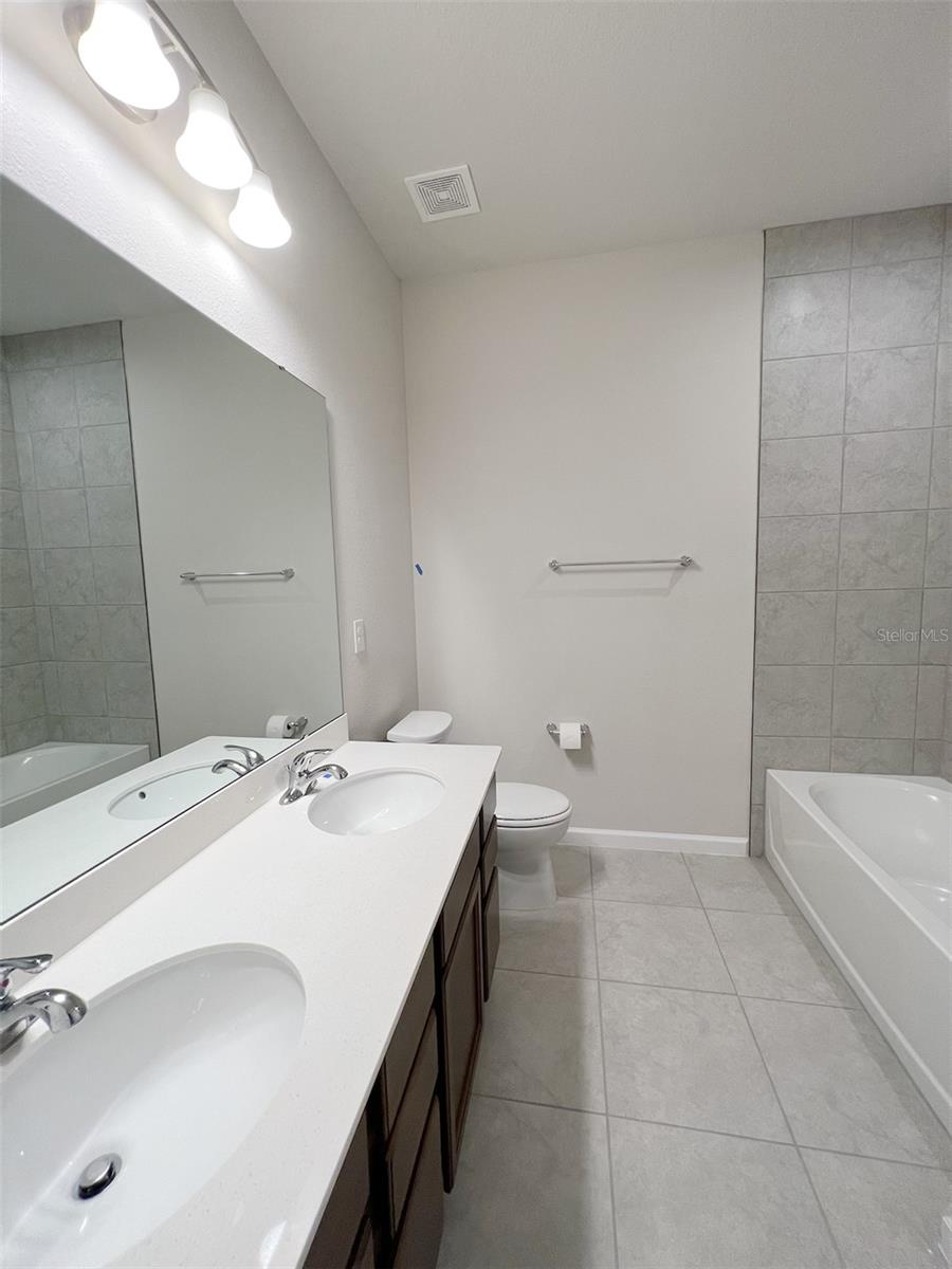 SIENA RESERVE PH 2C PB 30 PGS 160-163 LOT 240 - Residential Lease