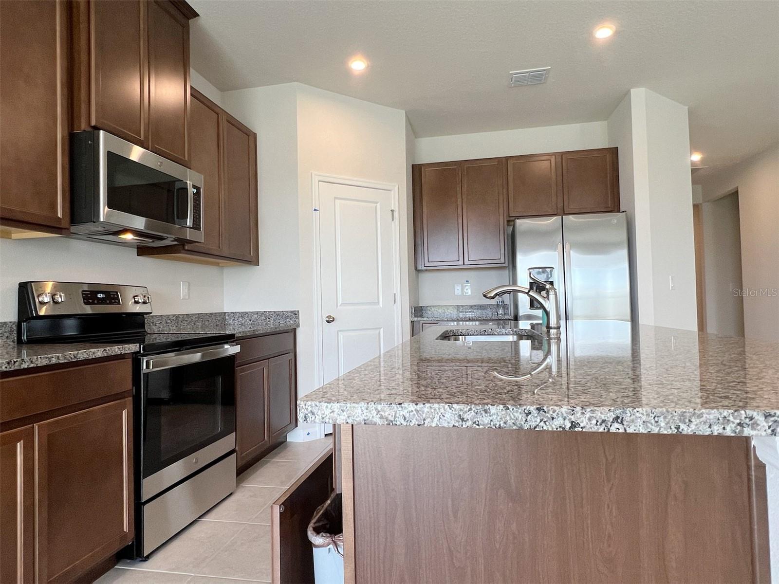 SIENA RESERVE PH 2C PB 30 PGS 160-163 LOT 240 - Residential Lease