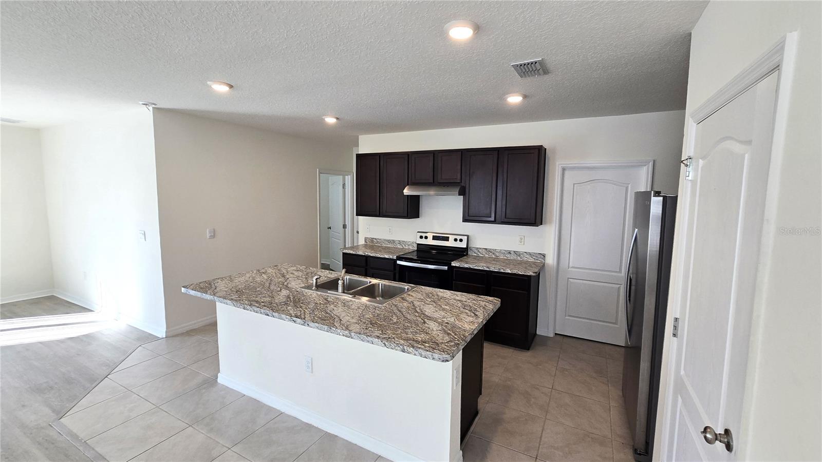 LAKE CHARLES RESIDENCE PH 2 - Residential Lease