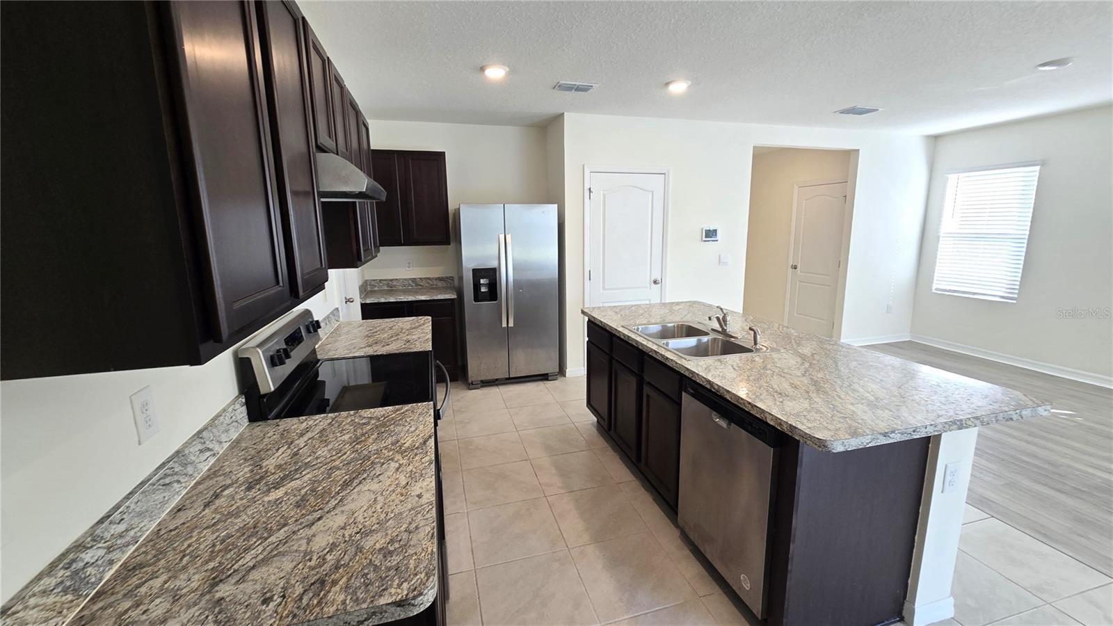 LAKE CHARLES RESIDENCE PH 2 - Residential Lease