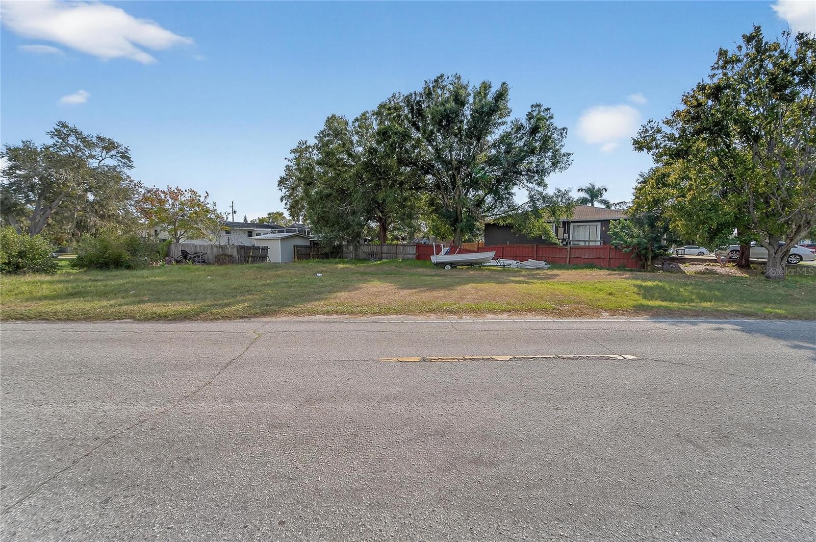 LILLIE ESTATES UNIT A - Land