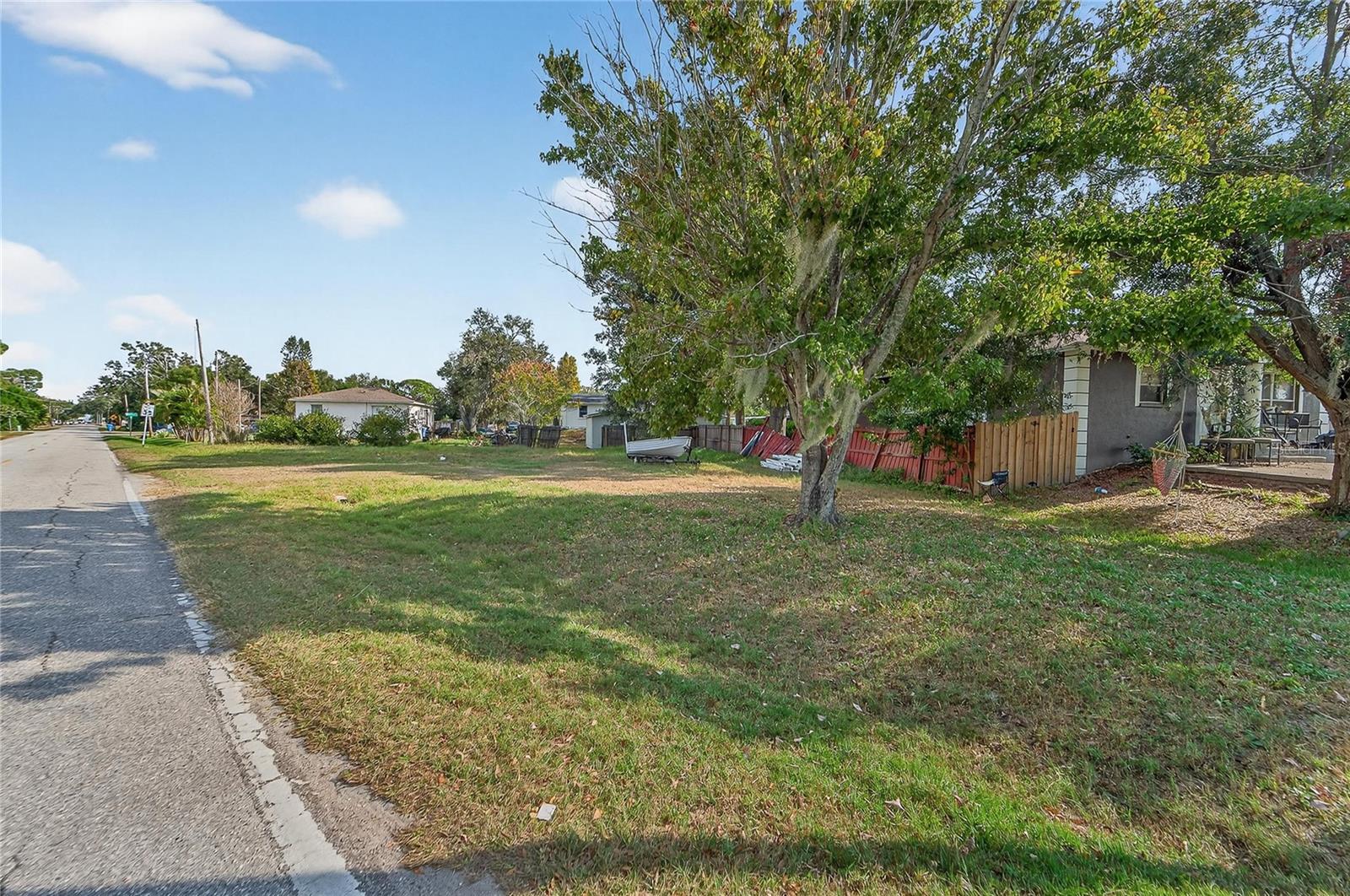 LILLIE ESTATES UNIT A - Land