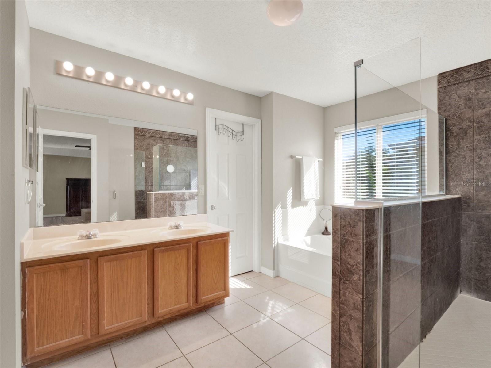 AVALON PARK VILLAGE 05 51 58 - Residential