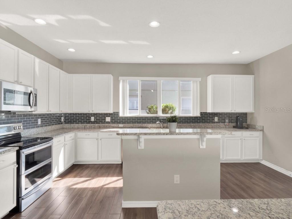 AVALON PARK VILLAGE 05 51 58 - Residential