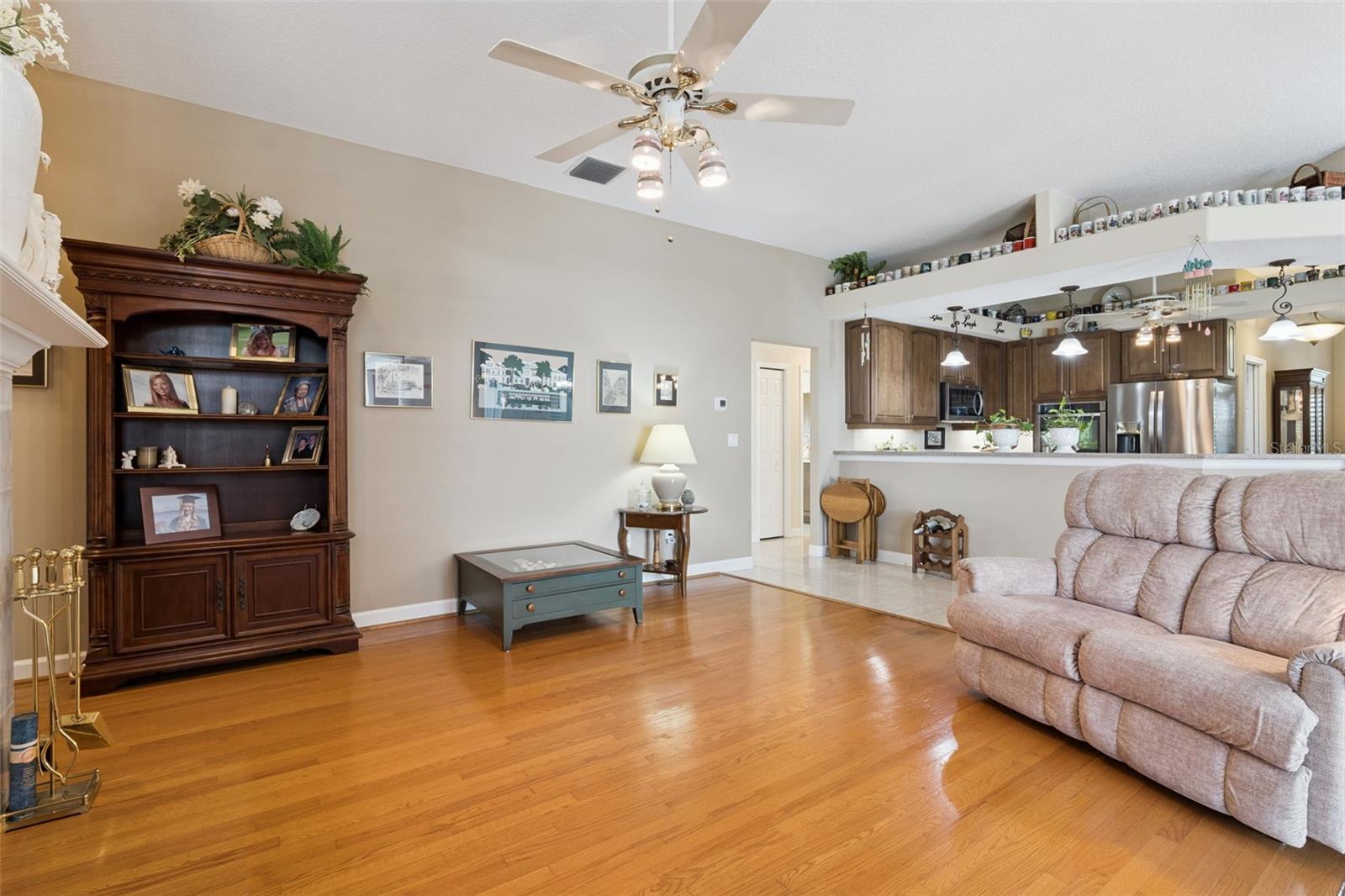 MOUNT DORA COUNTRY CLUB MOUNT DORA UNIT 02 - Residential