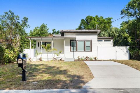Photo of 8711 N Dexter Avenue, Tampa, FL 33604 (MLS # TB8499914)