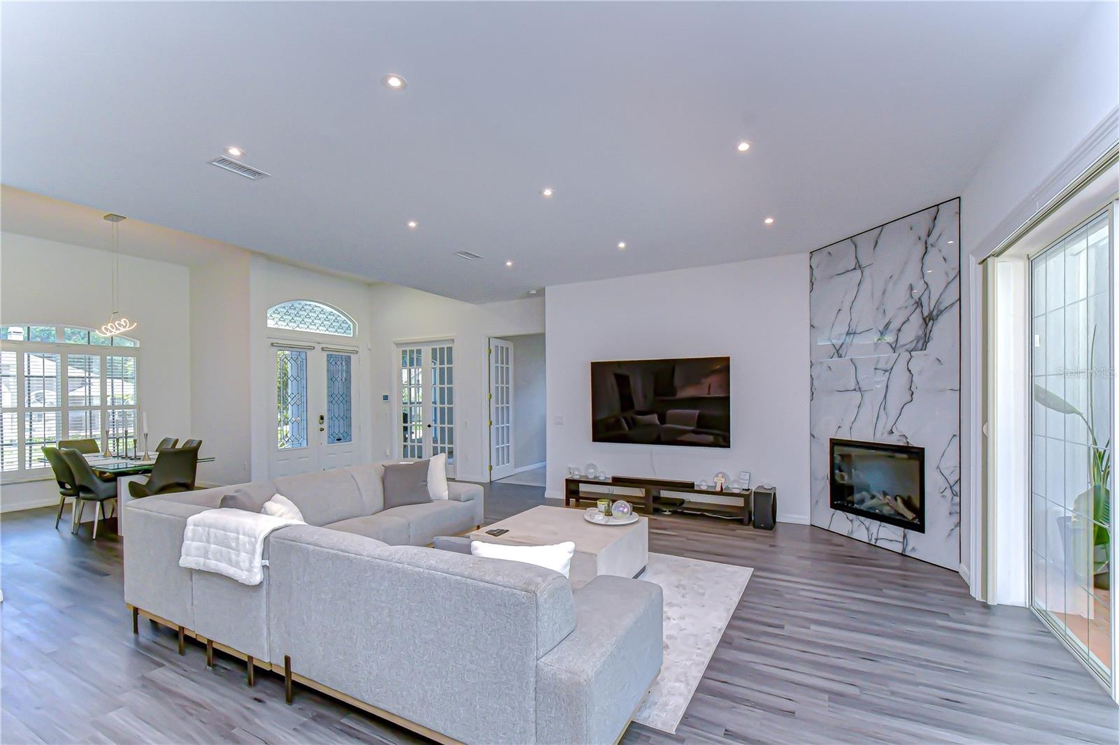 VALRICO FOREST - Residential