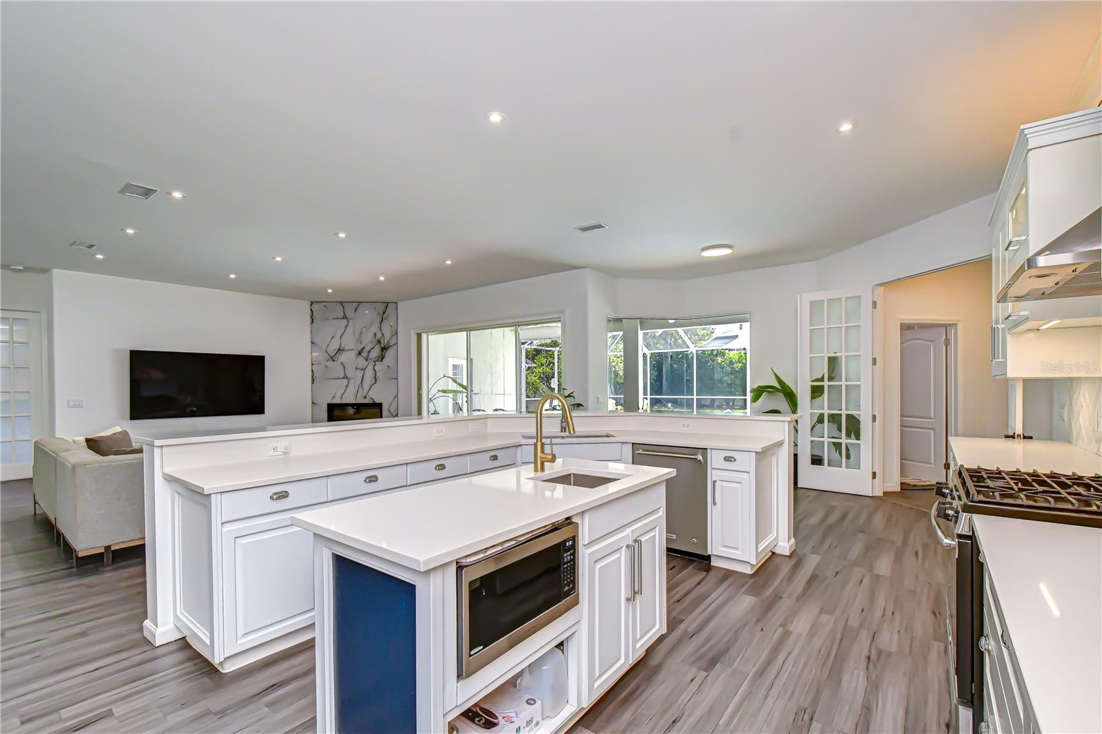 VALRICO FOREST - Residential