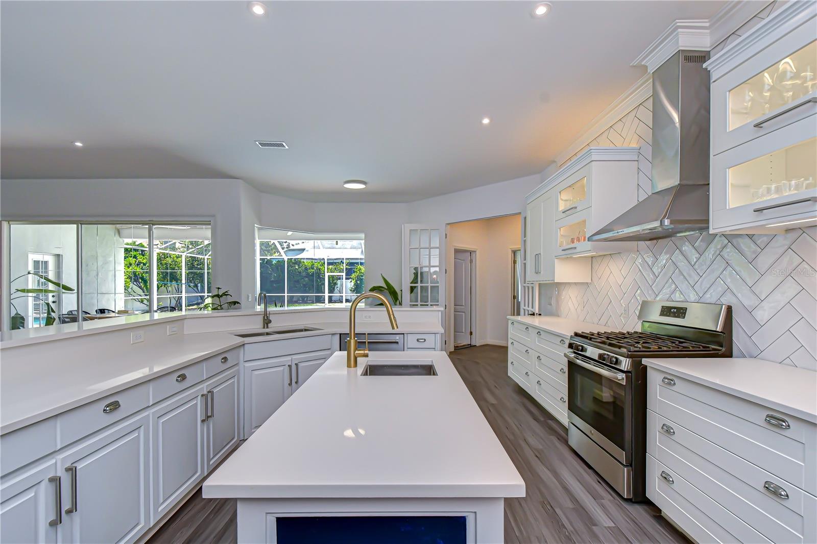 VALRICO FOREST - Residential