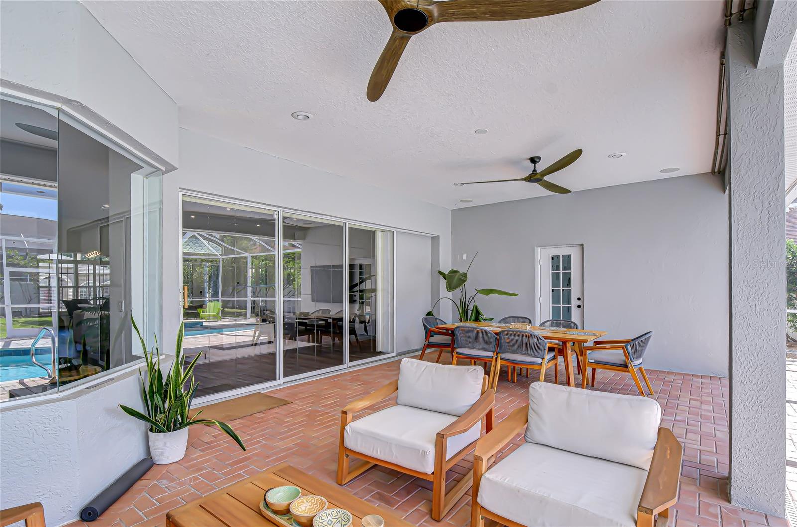 VALRICO FOREST - Residential
