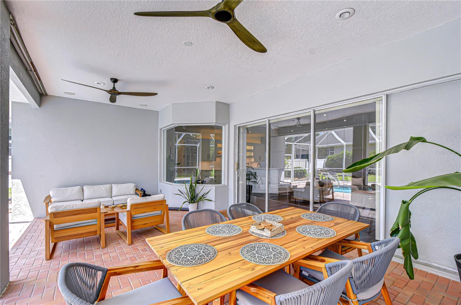 VALRICO FOREST - Residential