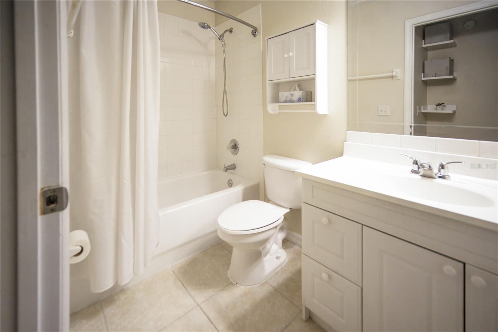 ISLAND CLUB WEST PH 02 - Residential