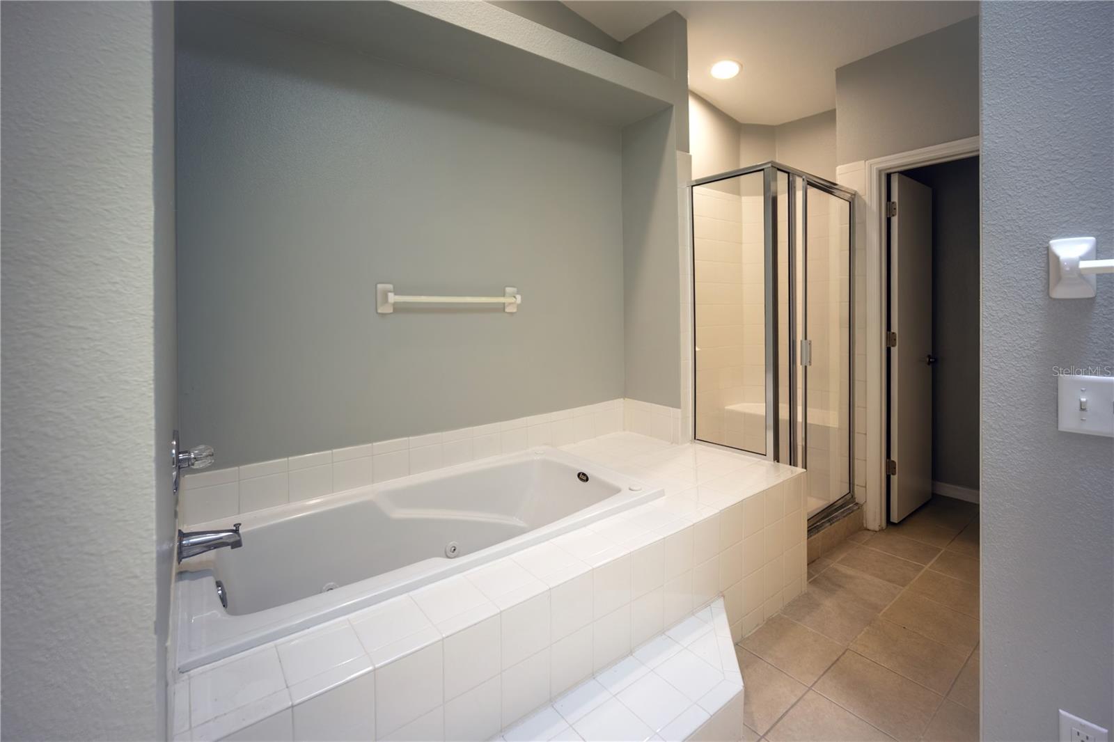 ISLAND CLUB WEST PH 02 - Residential