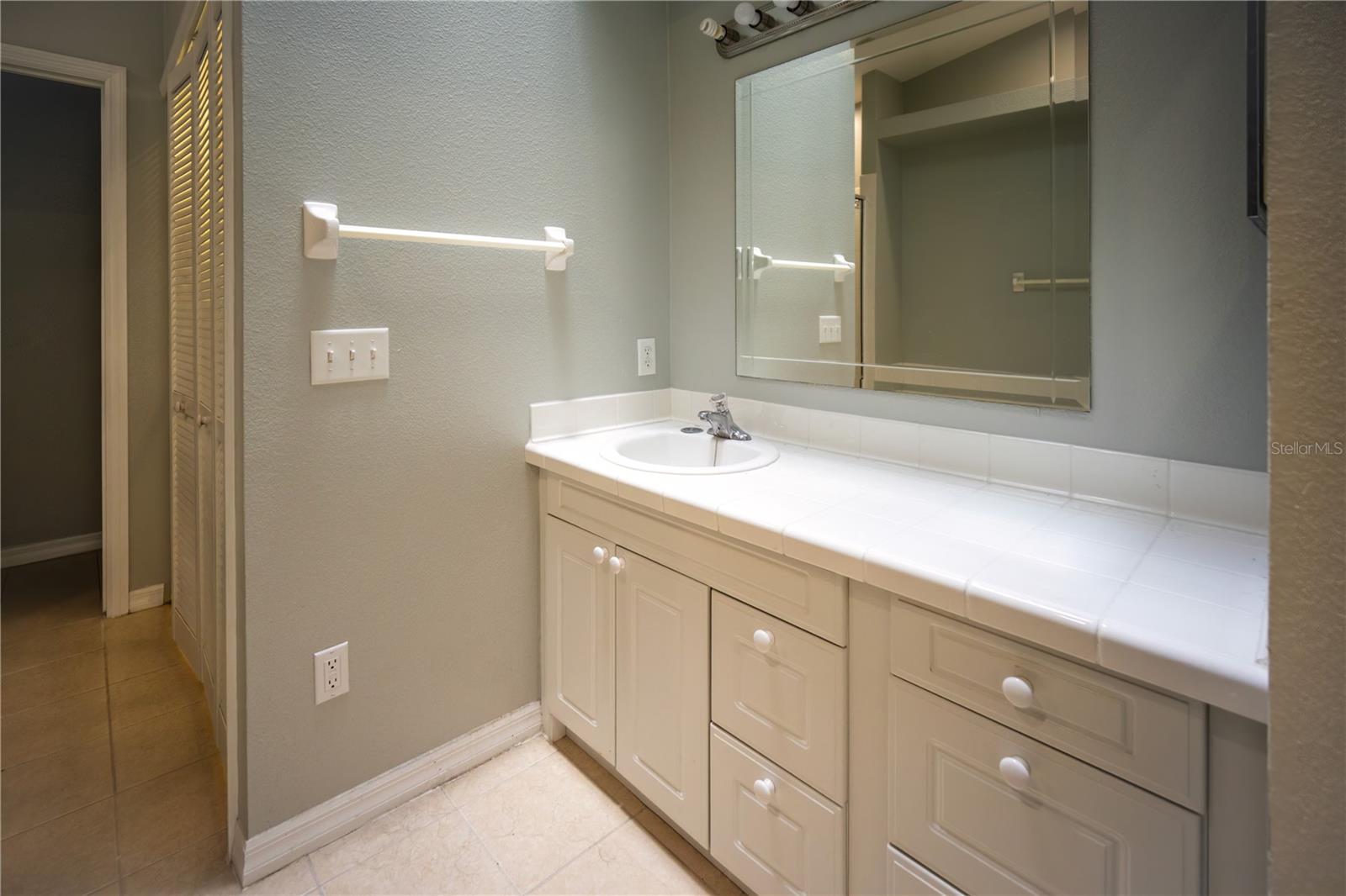 ISLAND CLUB WEST PH 02 - Residential