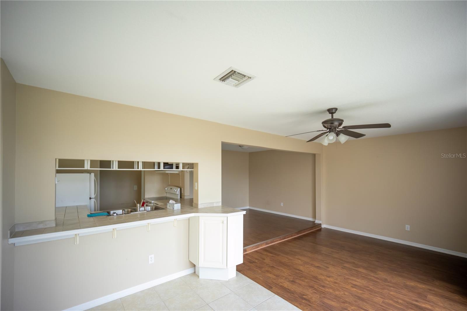 ISLAND CLUB WEST PH 02 - Residential