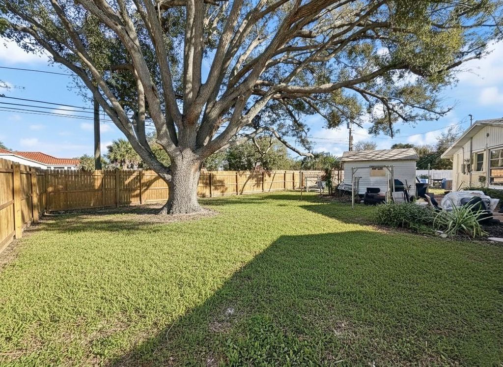 Photo of 122 Algiers Drive, Venice, FL 34293 (MLS # TB8470064)