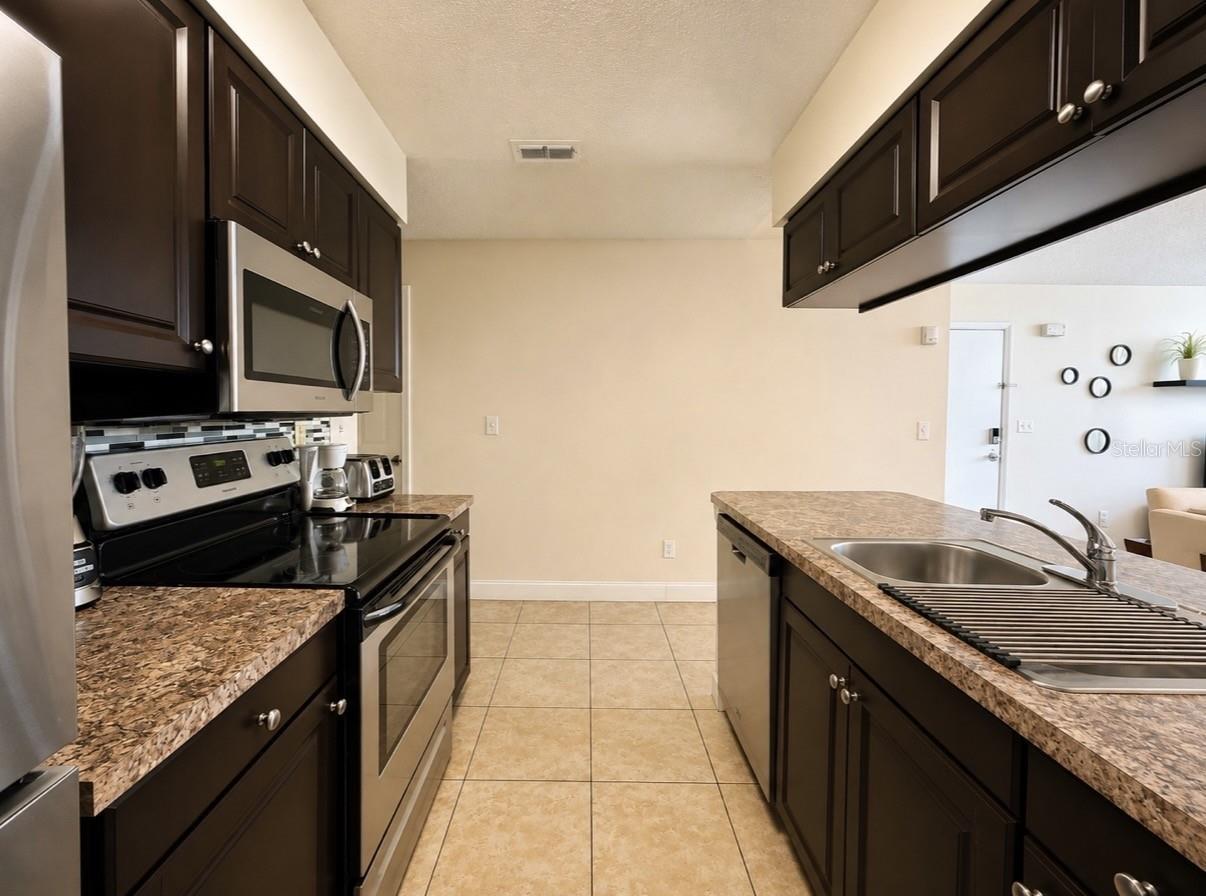 VILLAS AT SOMERSET THE - Residential