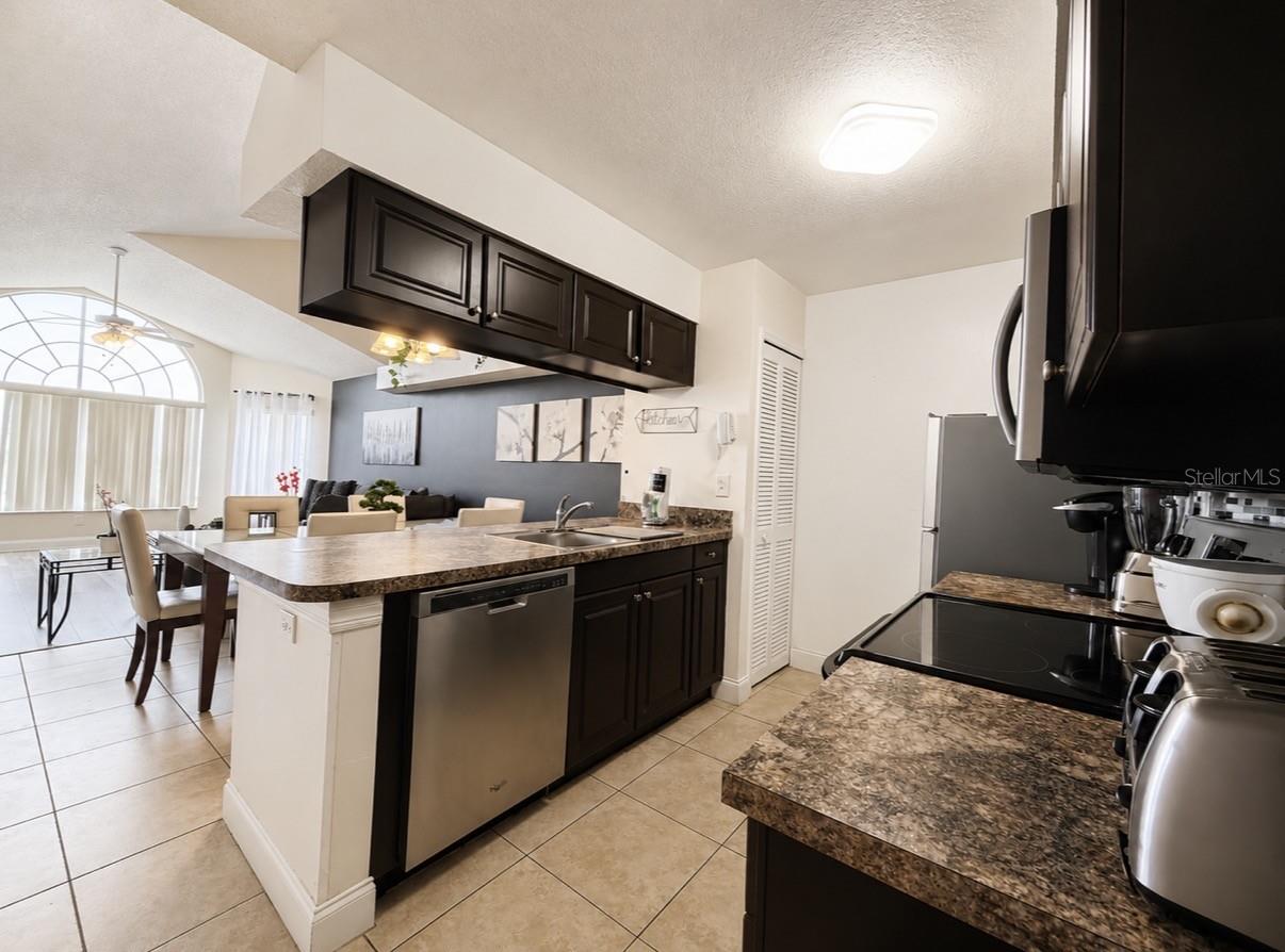 VILLAS AT SOMERSET THE - Residential