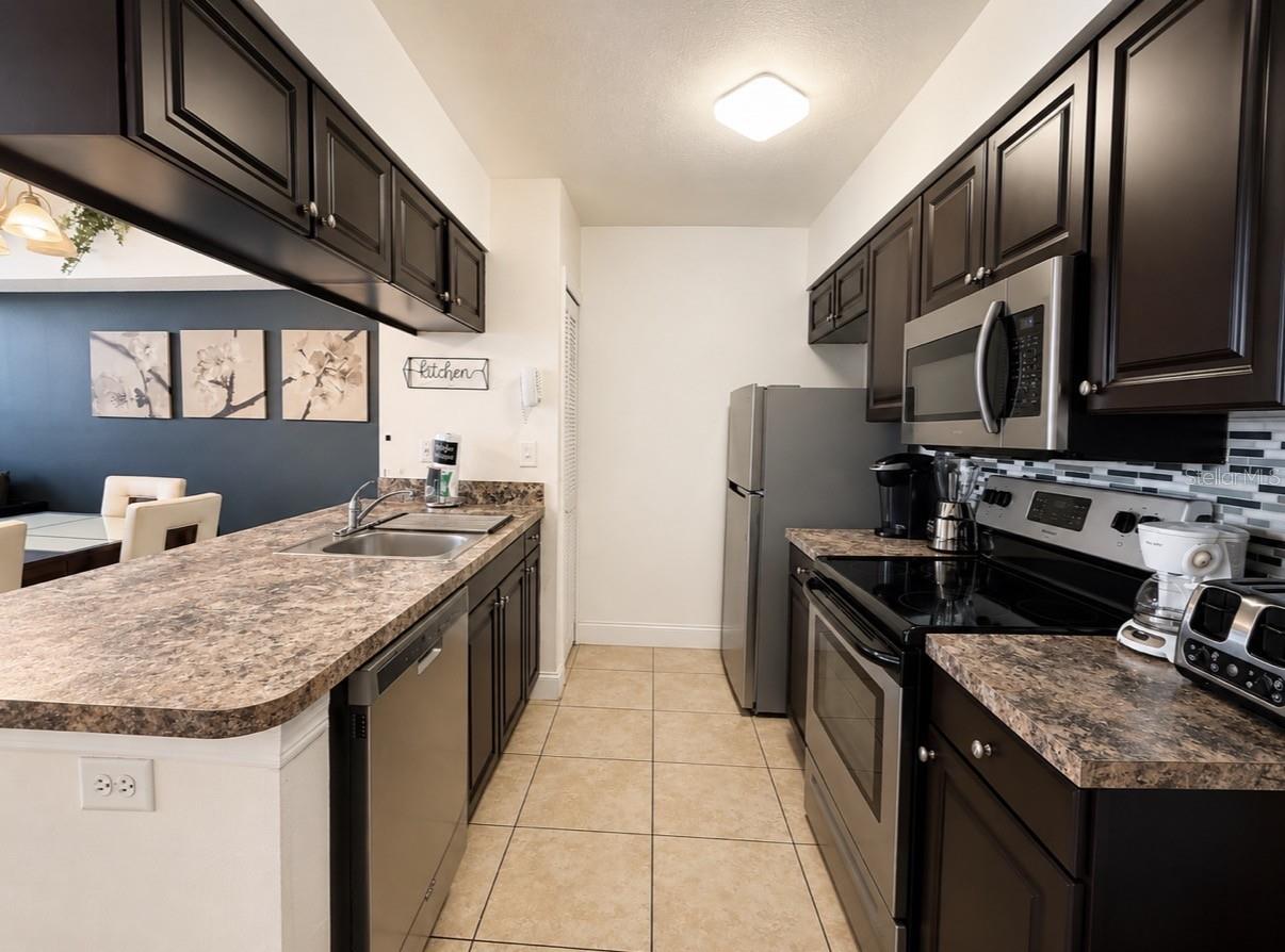 VILLAS AT SOMERSET THE - Residential