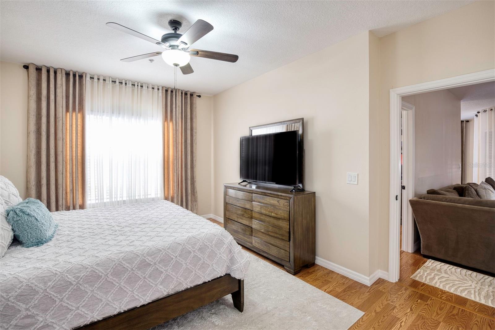 SUMMERGATE CONDO PH 01 5923/0662 - Residential Lease