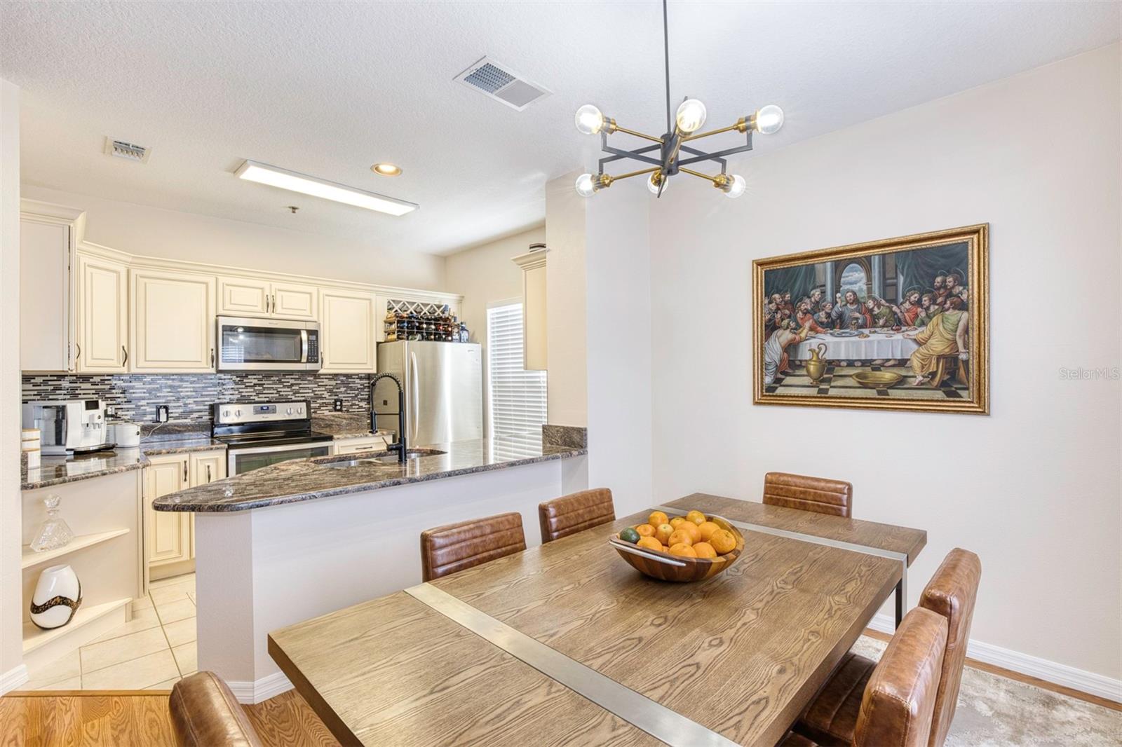 SUMMERGATE CONDO PH 01 5923/0662 - Residential Lease