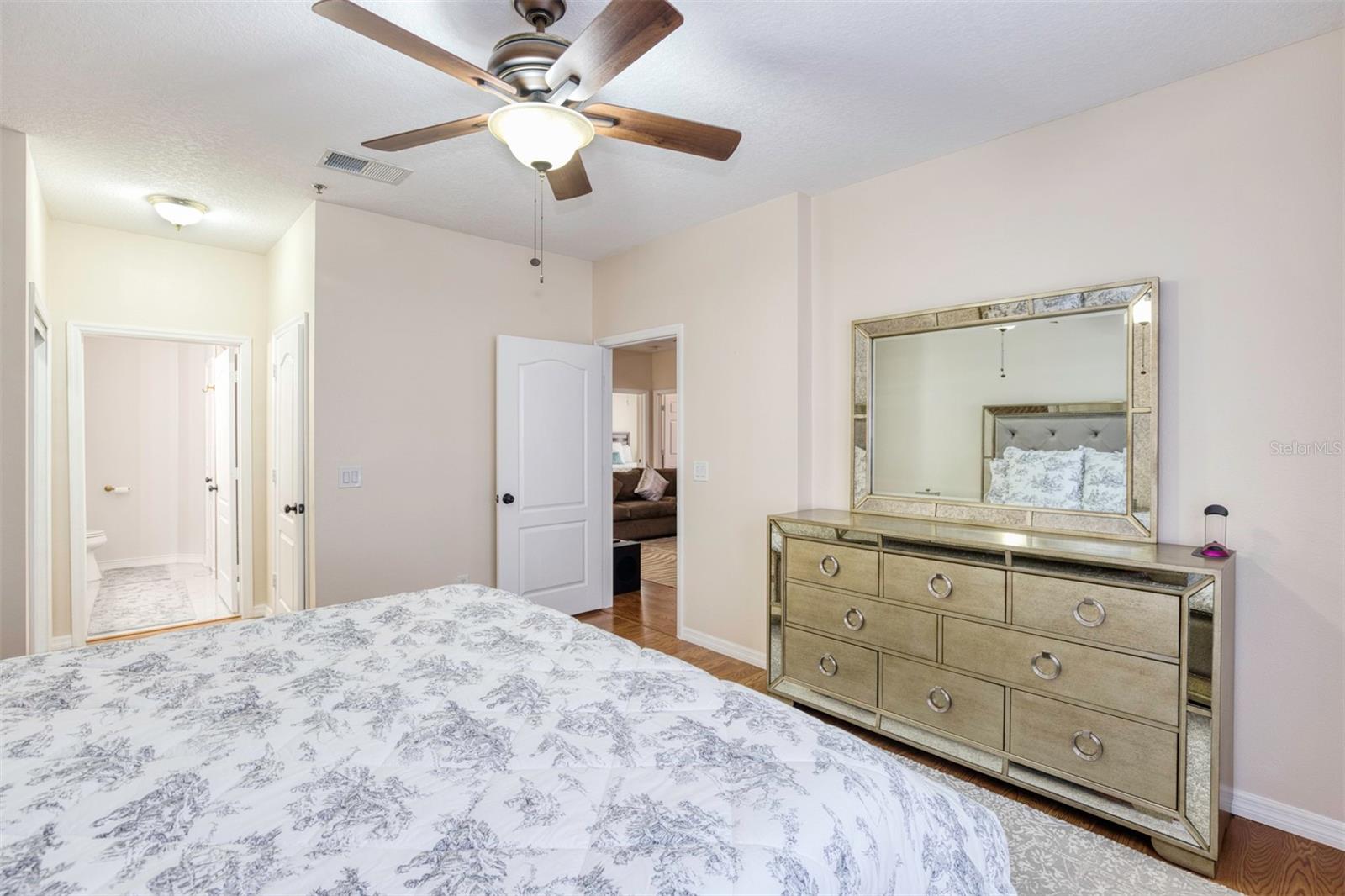 SUMMERGATE CONDO PH 01 5923/0662 - Residential Lease