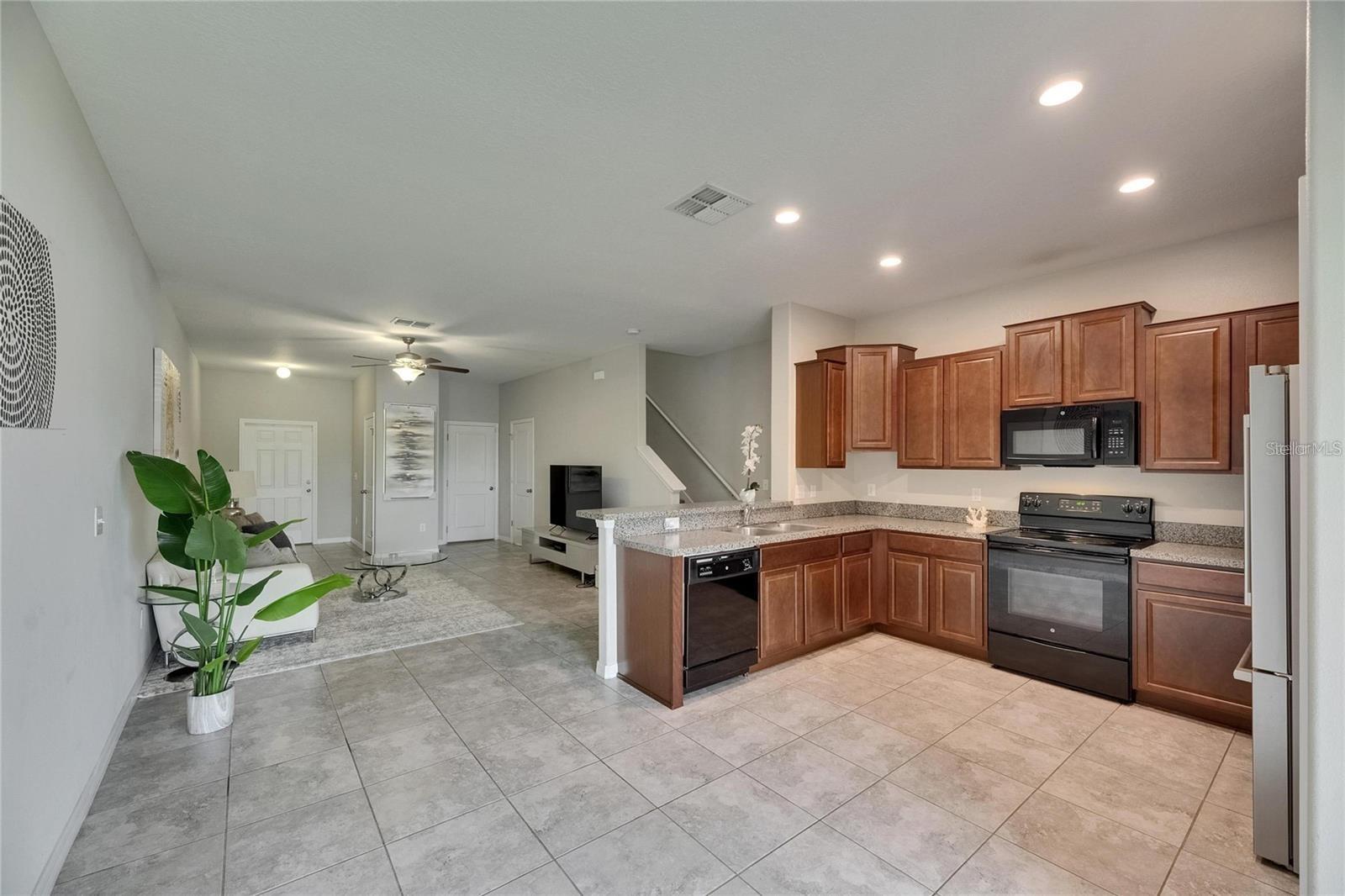 SUMMERFIELD CROSSINGS VILLAGE - Residential Lease