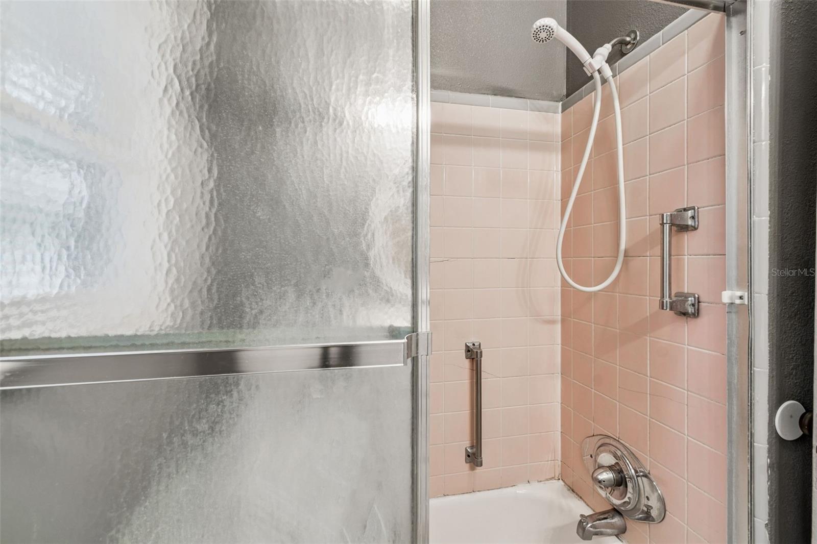 LAKE HUNTER TERRACE - Residential